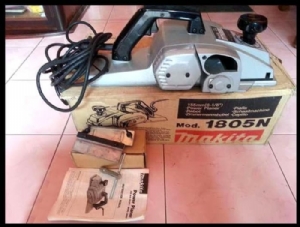 Máy bào Makita 1805N 155mm